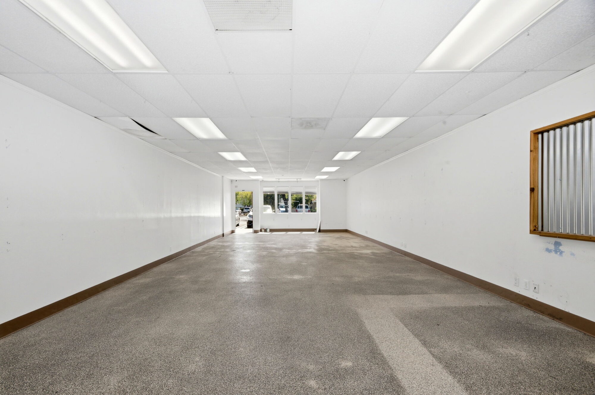 Suite A118 interior - open industrial layout